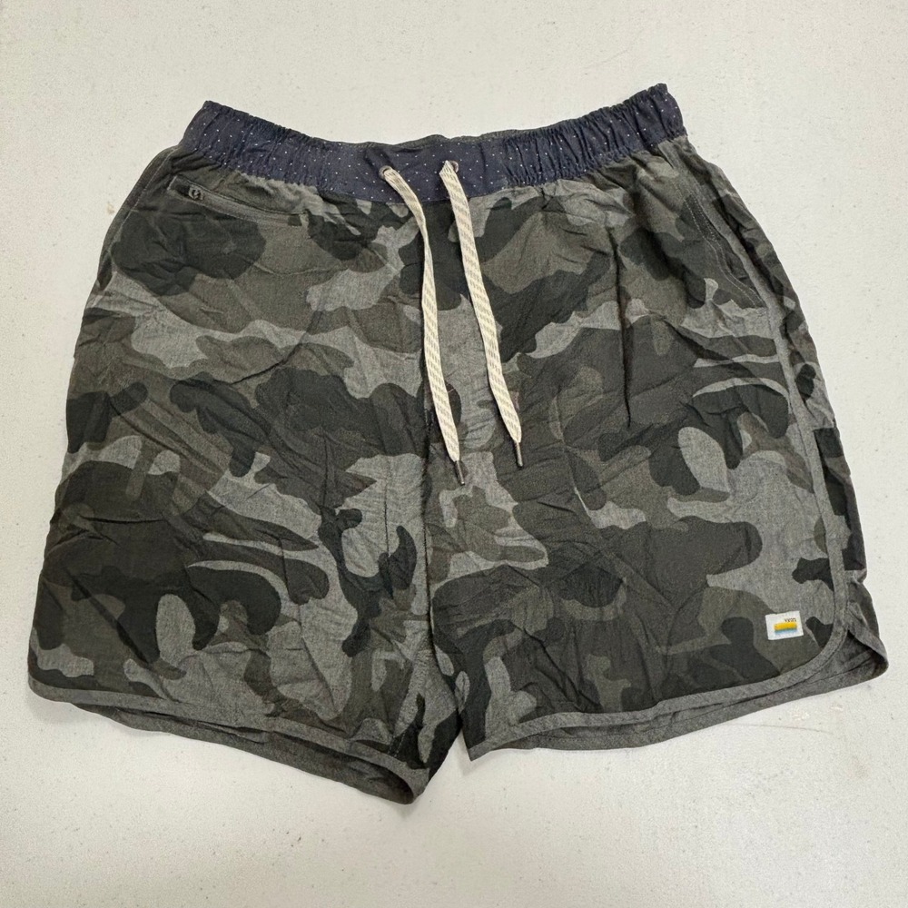 Vuori Banks Shorts Mens Large Charcoal Grey Camo Athletic Boardshorts V330